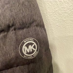 MICHAEL KORES PACKAGE WINTER COAT.